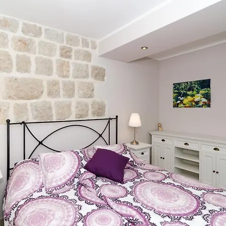 Apartment Gaura