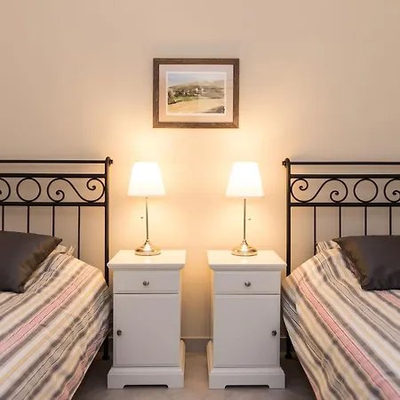 Gaura دوبروفينك