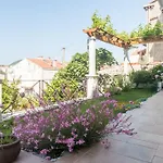 Gaura דוברובניק
